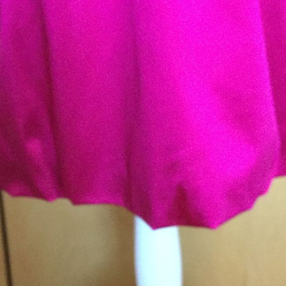 Phoebe Sleeveless V-Neck Cocktail Dress - Picture 6 of 8